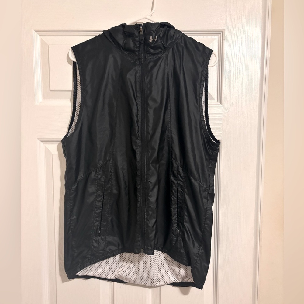 Women's Black Under Armour Nylon Vest W/ Mesh Interior Size Large